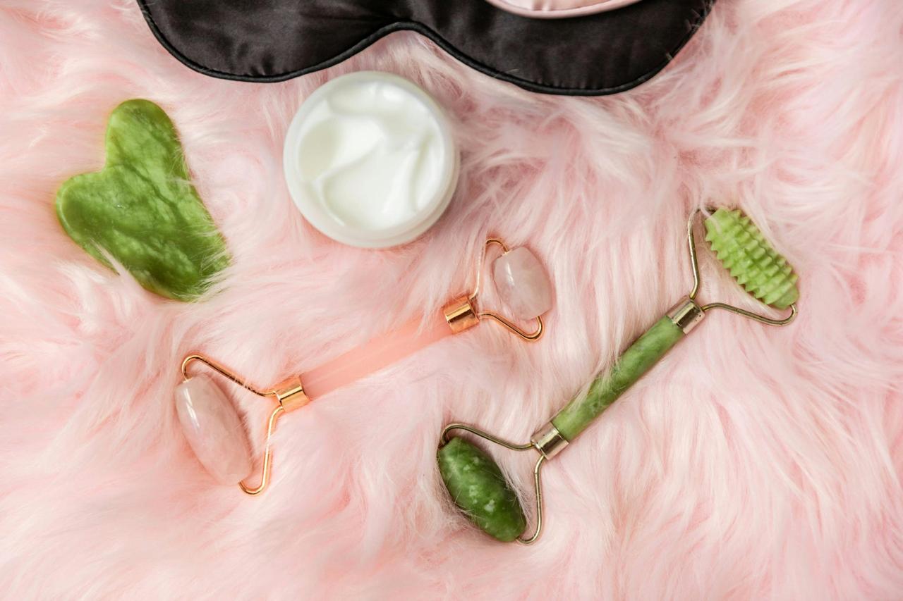 Natural Jade Roller & Gua Sha Set